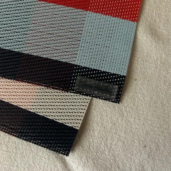 Vera Bradley Indoor/Outdoor Placemats Set of 2 Red Blue Plaid NWT - Picture 3 of 3